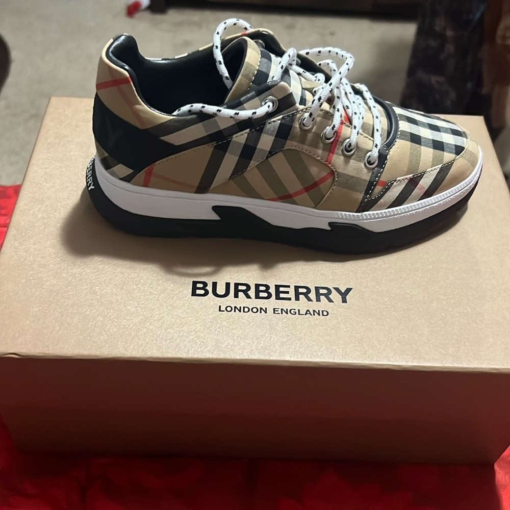 Brand new never worn original packaging